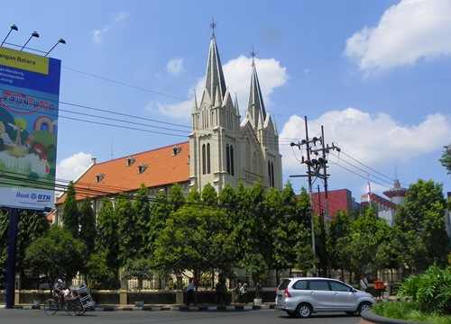 Malang-Charming-city-in-East-Java_cathedral